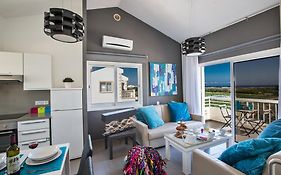 Nicholas Seaview Apartments